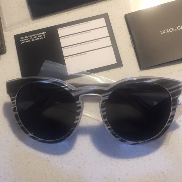 DOLCE & GABBANA Sunglasses - Picture 2 of 7